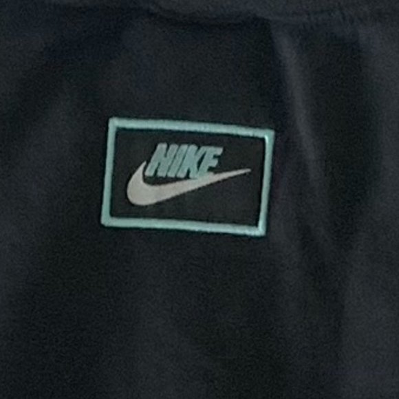 NIKE Sweatshirt, Black, Size: XS - Picture 7 of 9